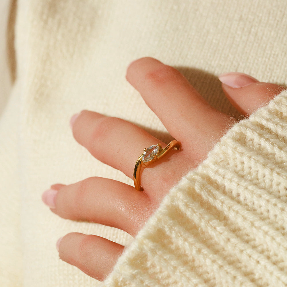 Lunelle™ Lightning Ring